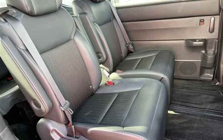 Honda Stepwgn, 2022 год, 2 300 000 рублей, 8 фотография