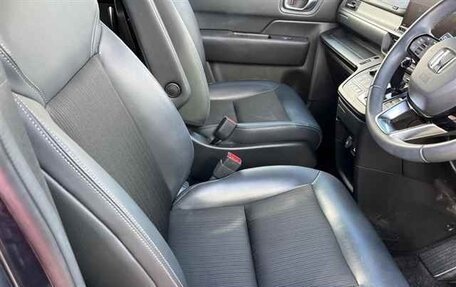 Honda Stepwgn, 2022 год, 2 300 000 рублей, 7 фотография