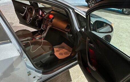 Opel Astra J, 2011 год, 575 000 рублей, 11 фотография