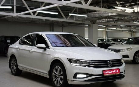Volkswagen Passat B8 рестайлинг, 2021 год, 2 250 000 рублей, 1 фотография