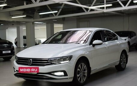 Volkswagen Passat B8 рестайлинг, 2021 год, 2 250 000 рублей, 3 фотография