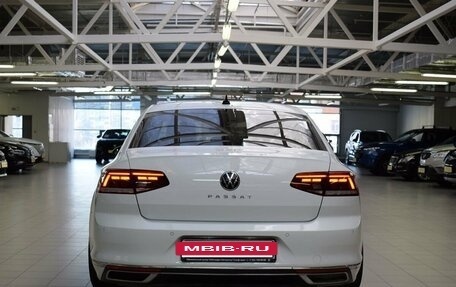 Volkswagen Passat B8 рестайлинг, 2021 год, 2 250 000 рублей, 6 фотография