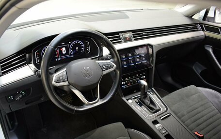 Volkswagen Passat B8 рестайлинг, 2021 год, 2 250 000 рублей, 10 фотография