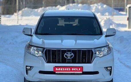 Toyota Land Cruiser Prado 150 рестайлинг 2, 2019 год, 4 950 000 рублей, 2 фотография
