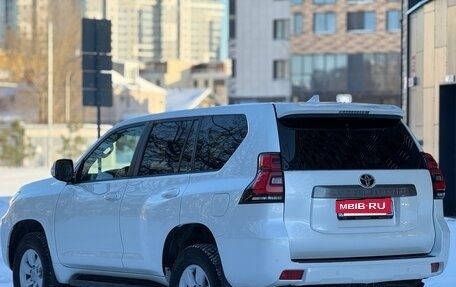 Toyota Land Cruiser Prado 150 рестайлинг 2, 2019 год, 4 950 000 рублей, 5 фотография