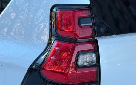 Toyota Land Cruiser Prado 150 рестайлинг 2, 2019 год, 4 950 000 рублей, 6 фотография