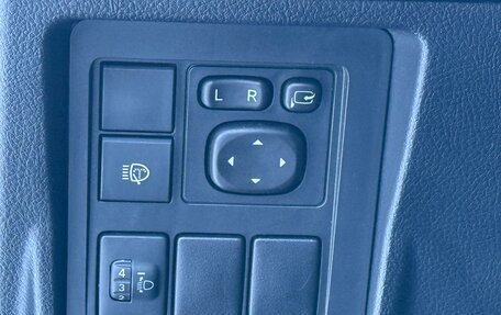 Toyota Land Cruiser Prado 150 рестайлинг 2, 2019 год, 4 950 000 рублей, 13 фотография