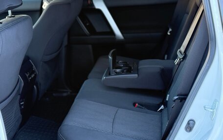 Toyota Land Cruiser Prado 150 рестайлинг 2, 2019 год, 4 950 000 рублей, 20 фотография