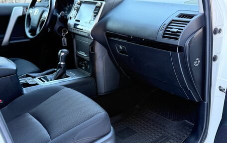 Toyota Land Cruiser Prado 150 рестайлинг 2, 2019 год, 4 950 000 рублей, 23 фотография