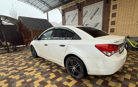 Chevrolet Cruze II, 2010 год, 600 000 рублей, 4 фотография