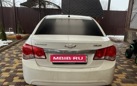 Chevrolet Cruze II, 2010 год, 600 000 рублей, 6 фотография