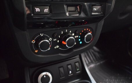 Renault Duster I рестайлинг, 2017 год, 1 200 000 рублей, 19 фотография