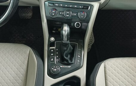 Volkswagen Tiguan II, 2017 год, 2 199 000 рублей, 18 фотография