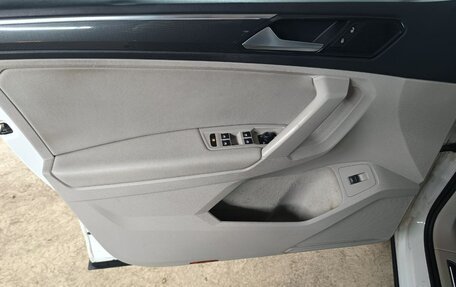 Volkswagen Tiguan II, 2017 год, 2 199 000 рублей, 19 фотография