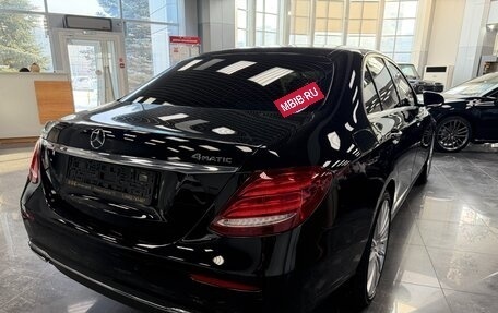 Mercedes-Benz E-Класс, 2018 год, 2 850 000 рублей, 4 фотография