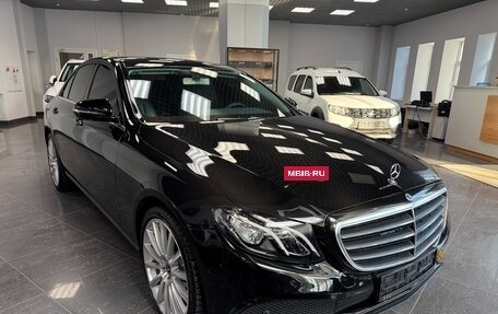 Mercedes-Benz E-Класс, 2018 год, 2 850 000 рублей, 2 фотография