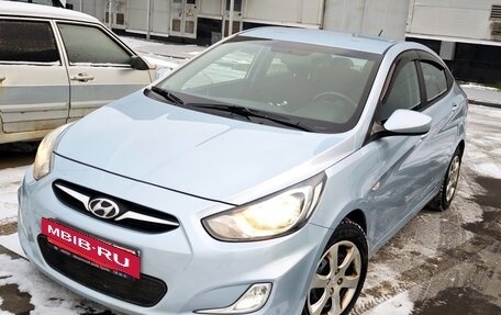 Hyundai Solaris II рестайлинг, 2012 год, 890 000 рублей, 10 фотография