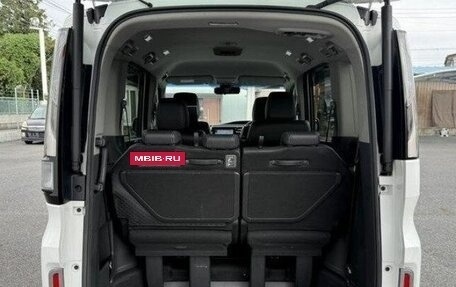 Honda Stepwgn IV, 2022 год, 2 200 000 рублей, 14 фотография