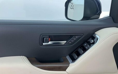 Toyota Land Cruiser, 2021 год, 12 200 000 рублей, 17 фотография