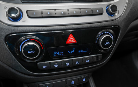 Hyundai Solaris II рестайлинг, 2018 год, 1 370 000 рублей, 15 фотография