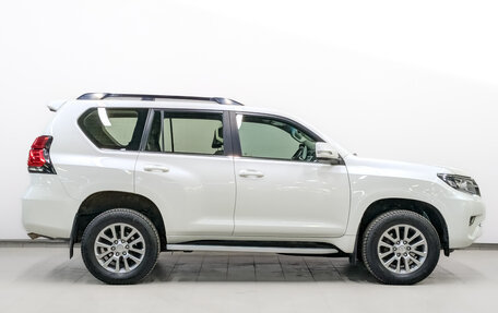 Toyota Land Cruiser Prado 150 рестайлинг 2, 2019 год, 5 050 000 рублей, 4 фотография