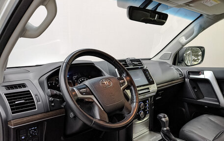 Toyota Land Cruiser Prado 150 рестайлинг 2, 2019 год, 5 050 000 рублей, 15 фотография