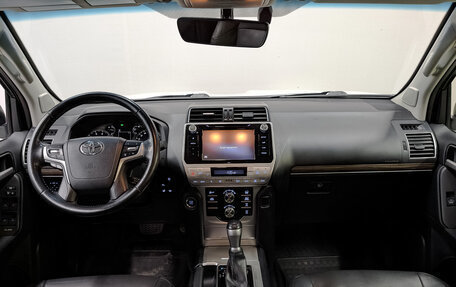 Toyota Land Cruiser Prado 150 рестайлинг 2, 2019 год, 5 050 000 рублей, 14 фотография