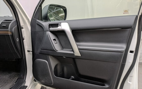 Toyota Land Cruiser Prado 150 рестайлинг 2, 2019 год, 5 050 000 рублей, 23 фотография