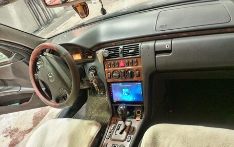 Mercedes-Benz E-Класс, 2002 год, 499 999 рублей, 10 фотография