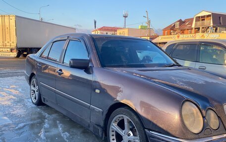 Mercedes-Benz E-Класс, 1996 год, 250 000 рублей, 5 фотография