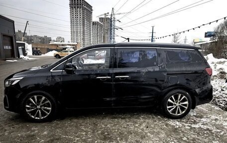 KIA Carnival III, 2019 год, 2 600 000 рублей, 4 фотография