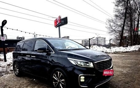 KIA Carnival III, 2019 год, 2 600 000 рублей, 3 фотография