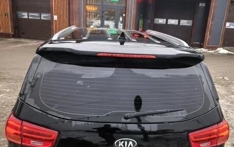 KIA Carnival III, 2019 год, 2 600 000 рублей, 6 фотография