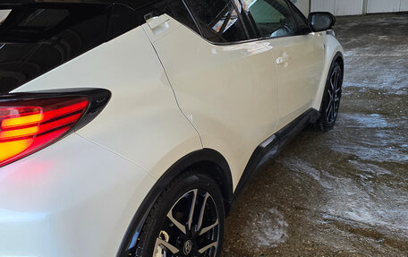 Toyota C-HR I рестайлинг, 2019 год, 2 600 000 рублей, 7 фотография