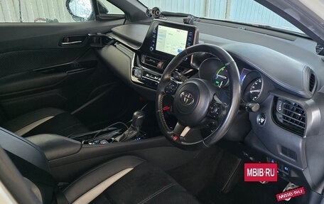 Toyota C-HR I рестайлинг, 2019 год, 2 600 000 рублей, 12 фотография