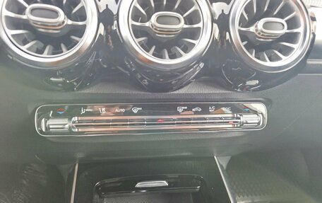 Mercedes-Benz GLB, 2019 год, 3 420 000 рублей, 21 фотография