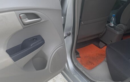 Honda Insight II рестайлинг, 2010 год, 950 000 рублей, 11 фотография