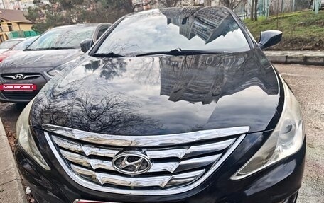 Hyundai Sonata VI, 2011 год, 900 000 рублей, 2 фотография