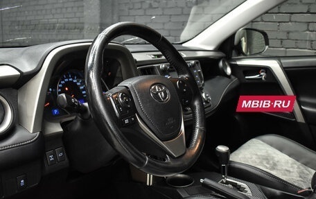 Toyota RAV4, 2015 год, 1 900 000 рублей, 16 фотография