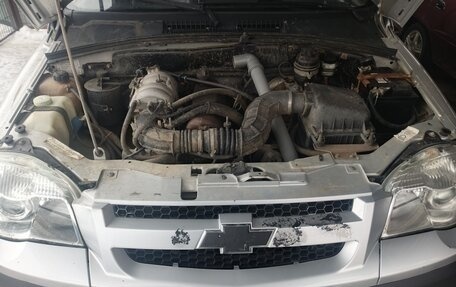 Chevrolet Niva I рестайлинг, 2010 год, 600 000 рублей, 3 фотография