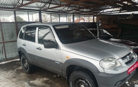 Chevrolet Niva I рестайлинг, 2010 год, 600 000 рублей, 5 фотография
