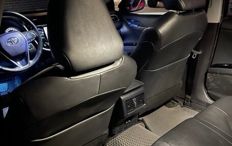 Toyota Camry, 2018 год, 2 770 000 рублей, 5 фотография