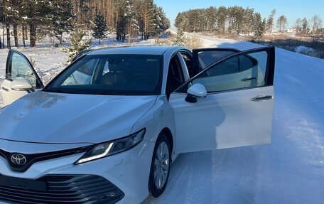 Toyota Camry, 2018 год, 2 770 000 рублей, 10 фотография