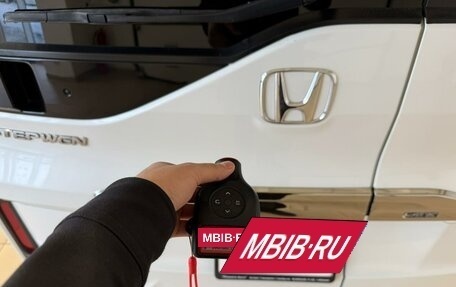 Honda Stepwgn IV, 2015 год, 1 799 999 рублей, 25 фотография