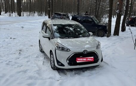 Toyota Sienta II, 2020 год, 1 900 000 рублей, 1 фотография