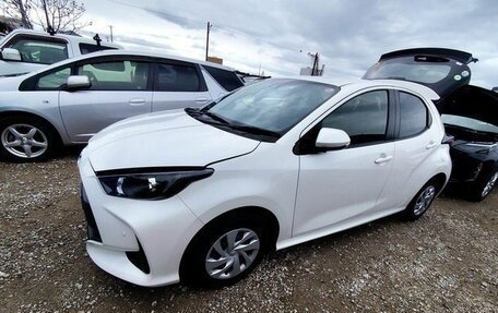 Toyota Yaris, 2022 год, 880 000 рублей, 1 фотография