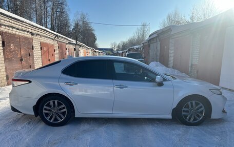 Toyota Camry, 2018 год, 2 650 000 рублей, 7 фотография
