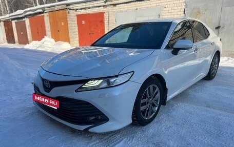 Toyota Camry, 2018 год, 2 650 000 рублей, 4 фотография
