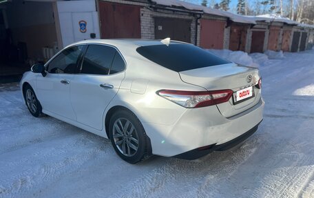 Toyota Camry, 2018 год, 2 650 000 рублей, 9 фотография