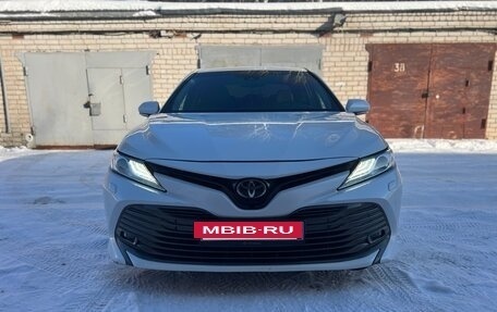 Toyota Camry, 2018 год, 2 650 000 рублей, 5 фотография